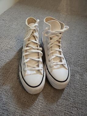 Women's High-Top Canvas Sneakers in White